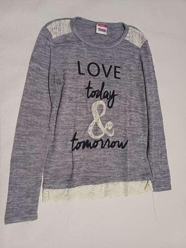 Girls Top Yigga (Size 11-12years)