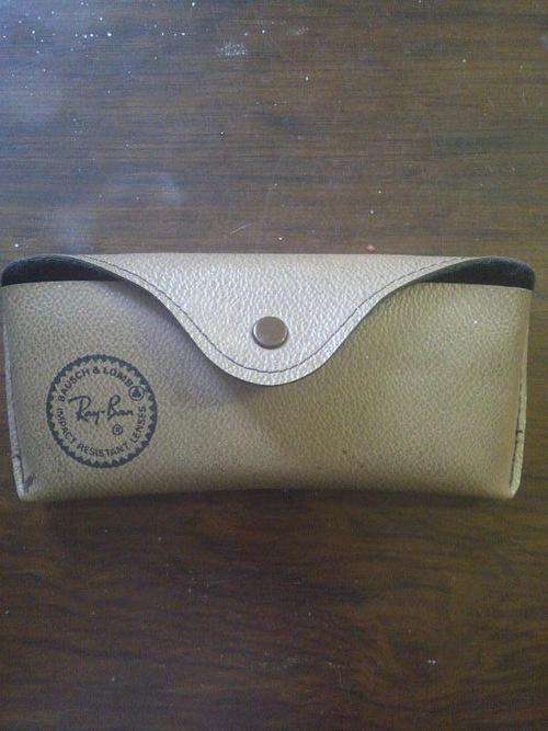 RAY-BAN.
