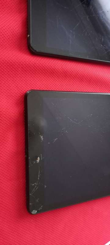 2 x Samsung Galaxy tab 8` Tablets (please read)