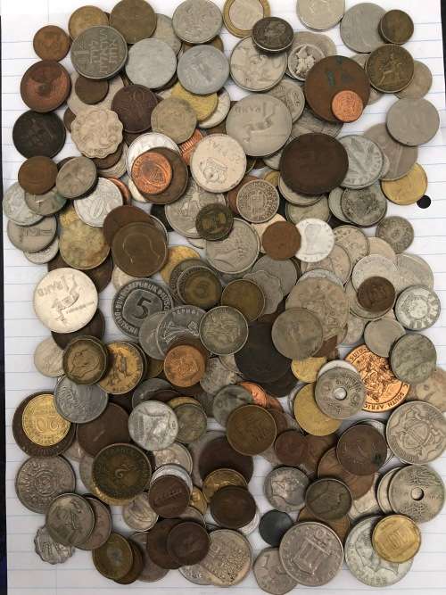 A Lot of 250 International Coins