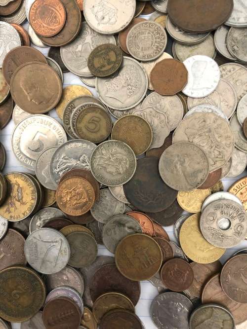 A Lot of 250 International Coins