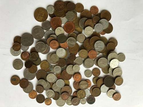Lot of 200 Mixed International Coins