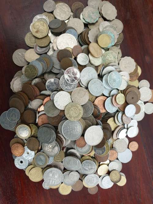 Large lot of world coins