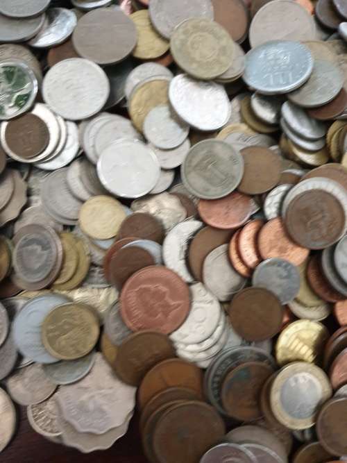 Large lot of world coins