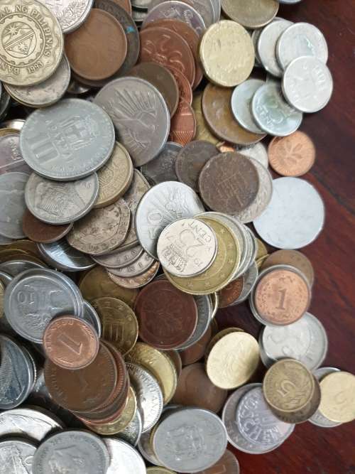 Large lot of world coins