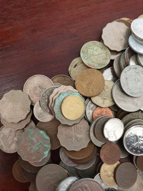 Large lot of world coins