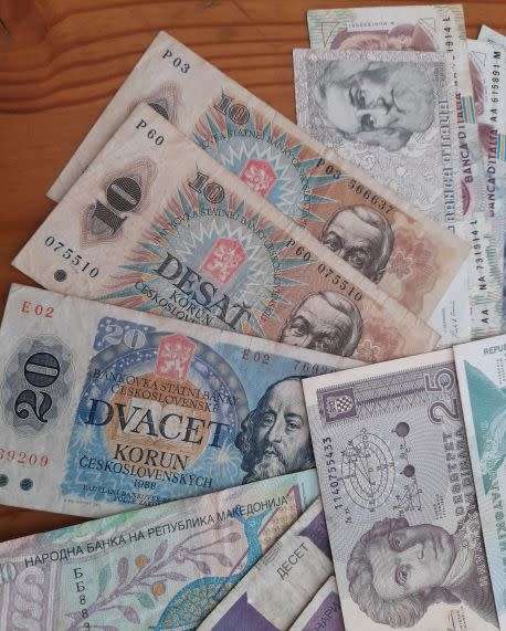Large European banknote collection ** Low start R1 - 23 notes