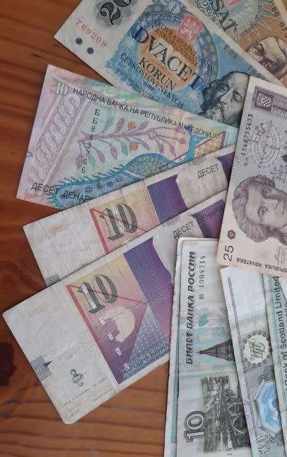 Large European banknote collection ** Low start R1 - 23 notes