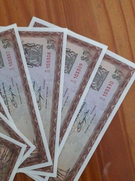 Rhodesia $5 banknotes - 10 consecutive serial numbers in amazing condition - **Amazing and rare find