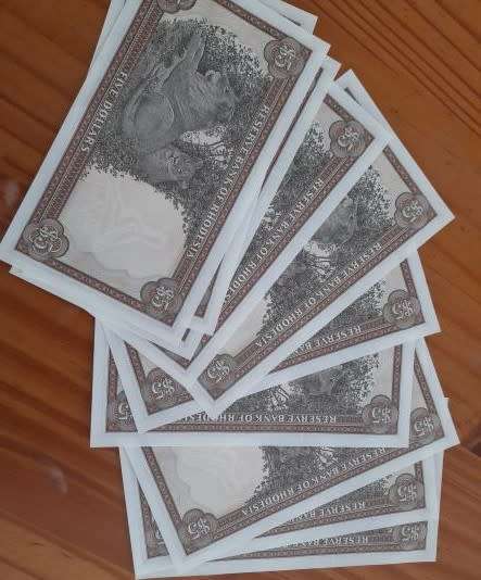 Rhodesia $5 banknotes - 10 consecutive serial numbers in amazing condition - **Amazing and rare find