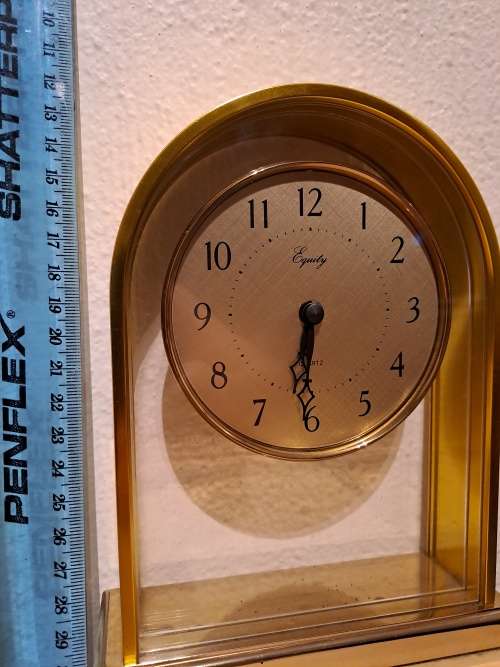 Retro mantel clock