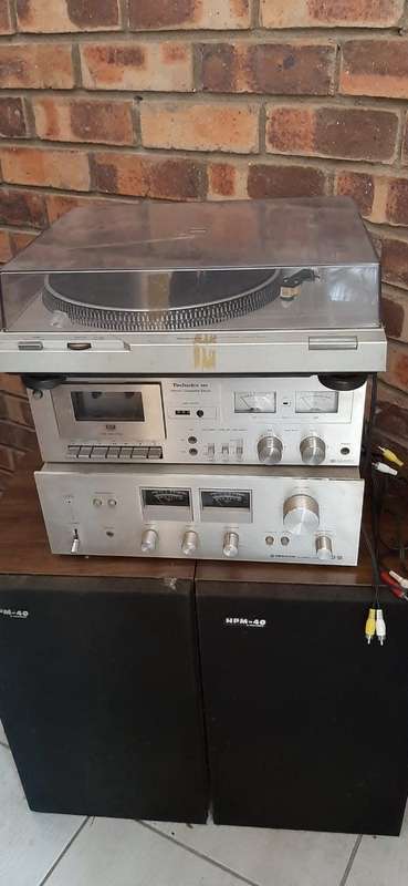 Antique Pioneer Hifi system with speakers, cassette deck and turntable