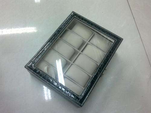display case with 10 Slots