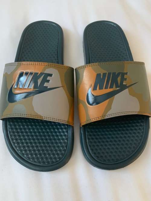 Nike Benassi Slides UK10
