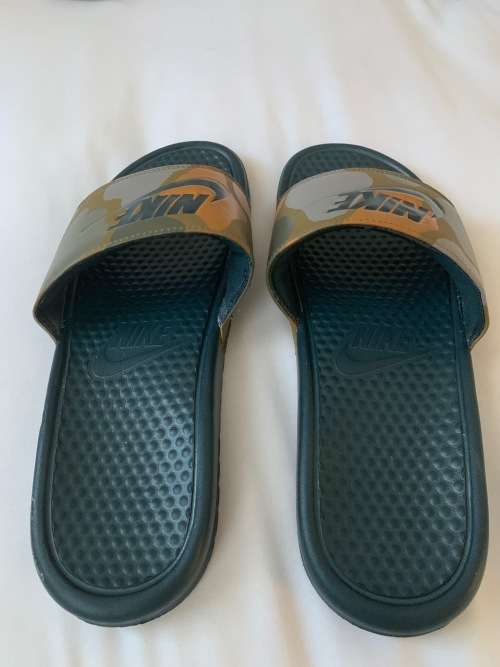 Nike Benassi Slides UK10