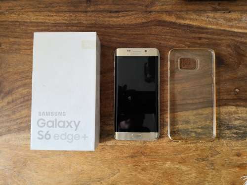 Samsung Galaxy S6 Edge plus, cracked screen. HOT!!