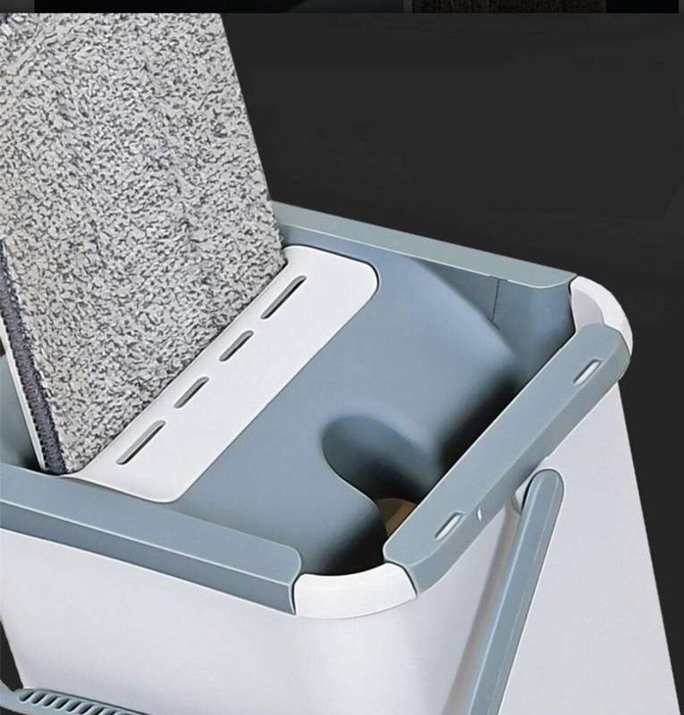Hands-Free Cleaning Mop