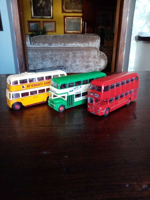 BUSES (SET OF 3)