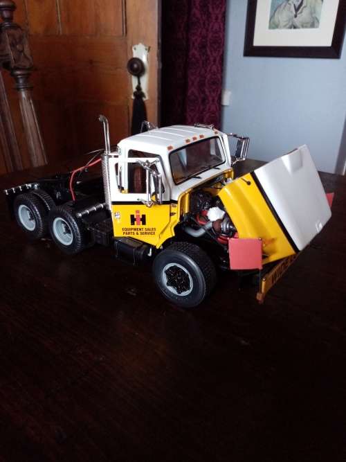 INTERNATIONAL S  SERIES WITH LOWBED TRAILER 1: 25 SCALE BY FIRST GEAR,RARE!!!