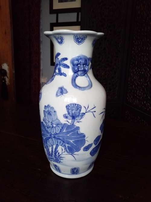 CHINESE VASE