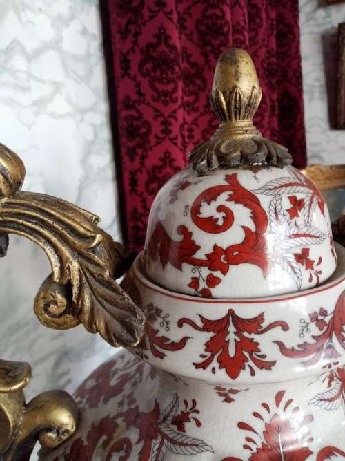 VERY LARGE ORNATE URN