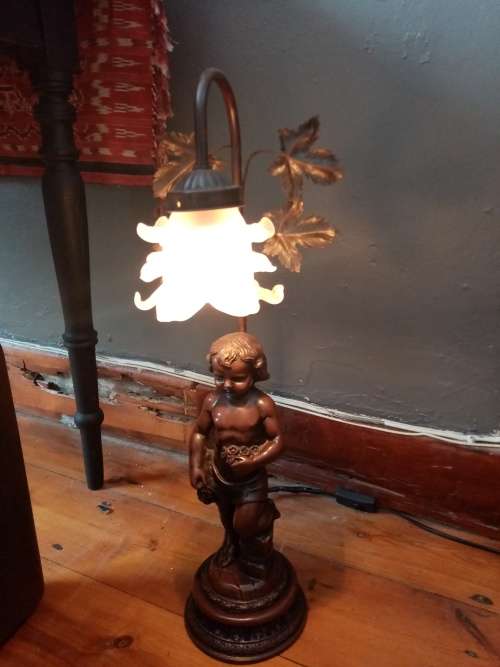 BEAUTIFUL LARGE  FIGURAL LAMP