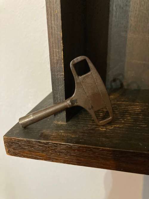 ANTIQUE WALL CLOCK