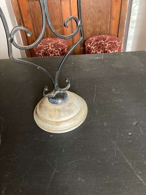 WOODEN MIRROR ON METAL AND WOODEN STAND