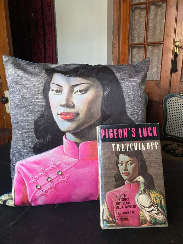 TRETCHIKOFF BOOK AND SCATTER CUSHION