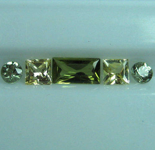 WOW!!! 0.60cts 100% Genuine NATURAL MIXED SHAPES AND COLOUR SAPPHIRES - Est R 5'100.00