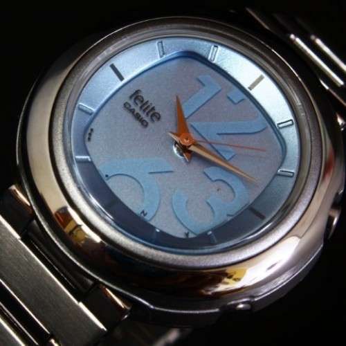 Genuine Casio Watch - New but selling as secondhand because battery needs replacing