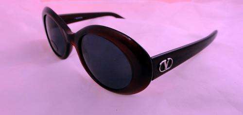 Warehouse Close-Down Sale_Valentino Sunglasses_Sold as is