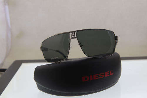 Diesel*** Branded Sunglasses - R1 Start with NO Reserve
