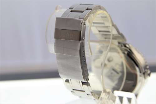 Jeep*** Branded Watch - R1 Start with NO Reserve