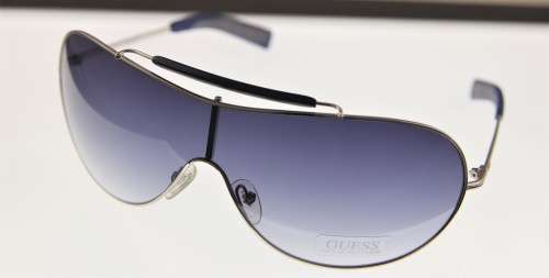 GUESS*** Branded Sunglasses - 100% UV Protection - R1 Start with NO Reserve