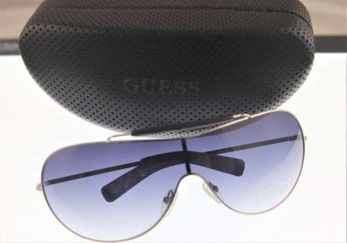 GUESS*** Branded Sunglasses - 100% UV Protection - R1 Start with NO Reserve