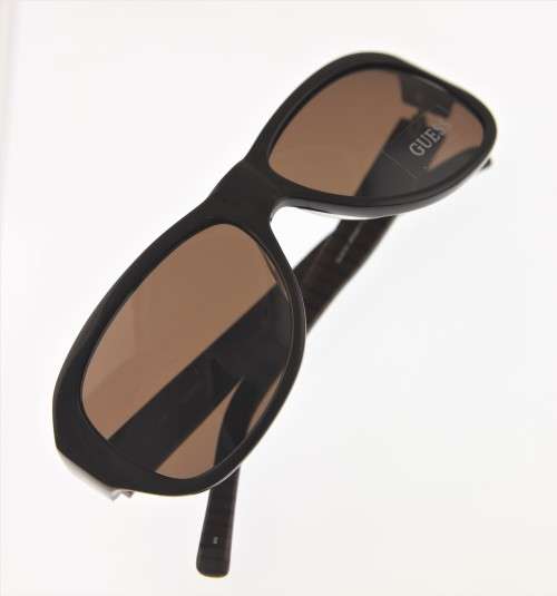 GUESS*** Branded Sunglasses - R1 Start with NO Reserve