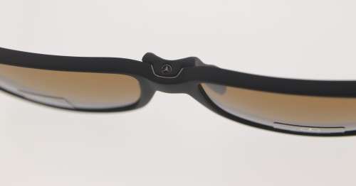 MERCEDES-BENZ Sunglasses - Made in Italy - Carl Zeiss Lenses - R1 Start with NO Reserve