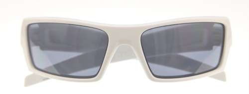 OAKLEY Sunglasses - Made in USA - R1 Start with NO Reserve