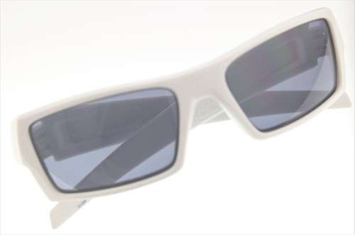 OAKLEY Sunglasses - Made in USA - R1 Start with NO Reserve