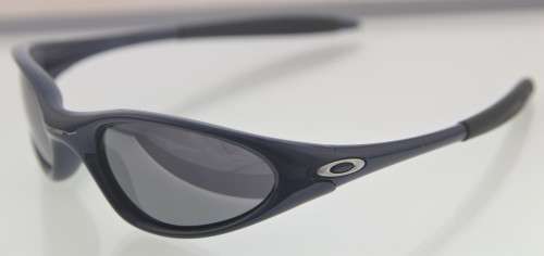 OAKLEY Sunglasses - Made in USA - R1 Start with NO Reserve