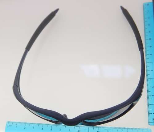 OAKLEY Sunglasses - Made in USA - R1 Start with NO Reserve
