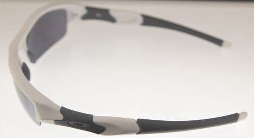 OAKLEY Sunglasses - Made in USA - SPECIAL - R1 Start with NO Reserve
