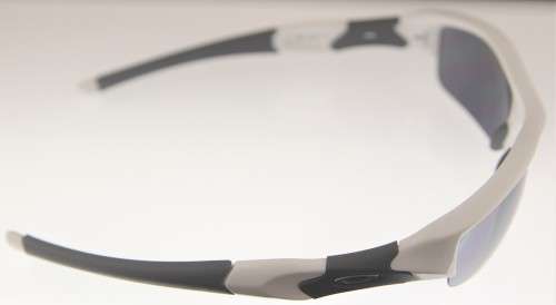 OAKLEY Sunglasses - Made in USA - SPECIAL - R1 Start with NO Reserve