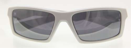 OAKLEY Sunglasses - Made in USA - SPECIAL OFFER - R1 Start with NO Reserve