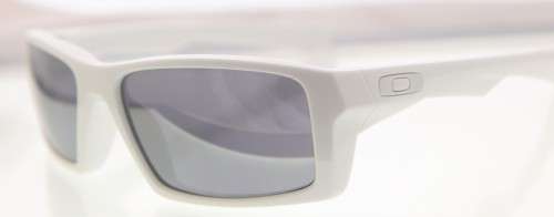 OAKLEY Sunglasses - Made in USA - SPECIAL OFFER - R1 Start with NO Reserve