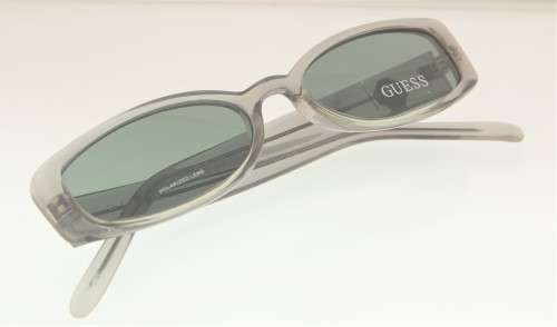 GUESS Branded Sunglasses - Polarized Lens - R1 Start with NO Reserve