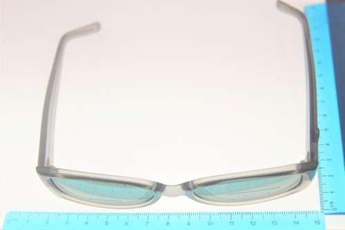 GUESS Branded Sunglasses - Polarized Lens - R1 Start with NO Reserve