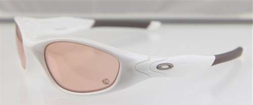 OAKLEY Sunglasses - Made in USA  - R1 Start with NO Reserve