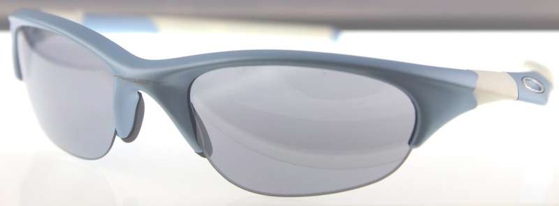 OAKLEY Sunglasses - Made in USA - R1 Start with NO Reserve